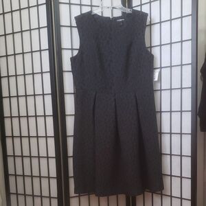 Liz Claiborne Gray Sleeveless Pleated Midi Dress